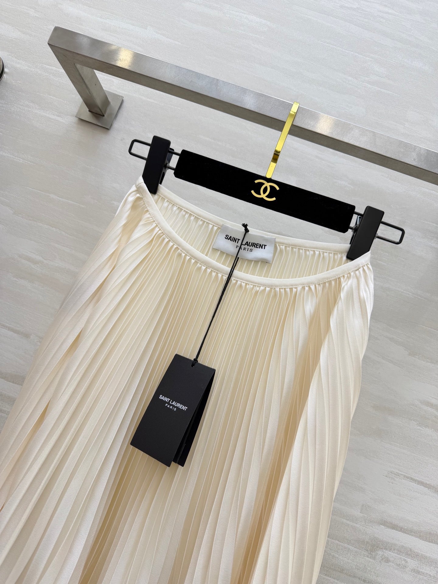 YSL 26S PLEATED MIDI SKIRT 270