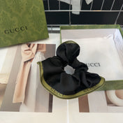 SCRUNCHIE IN BLACK AND GREEN TRIM SILK 432904