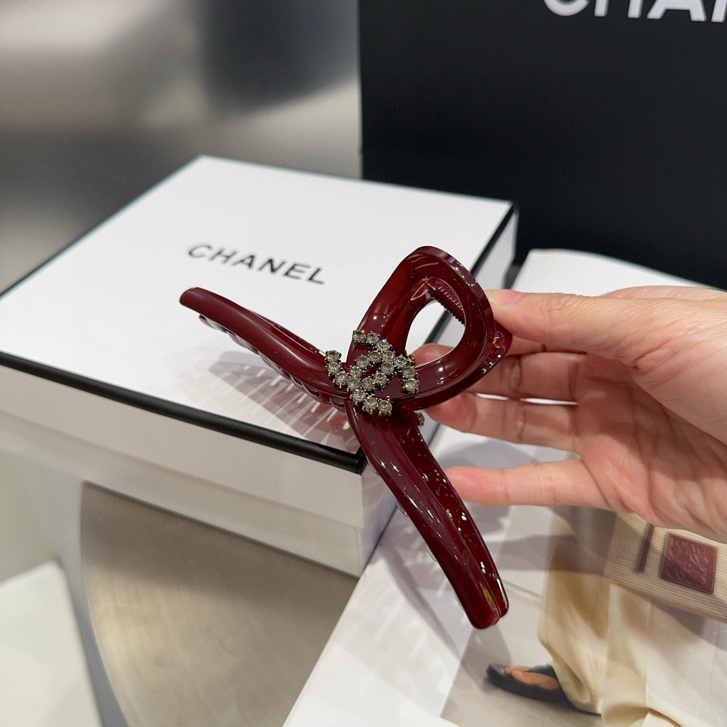 CHANEL 26S HAIR CLIP IN RED ACETATE 512102