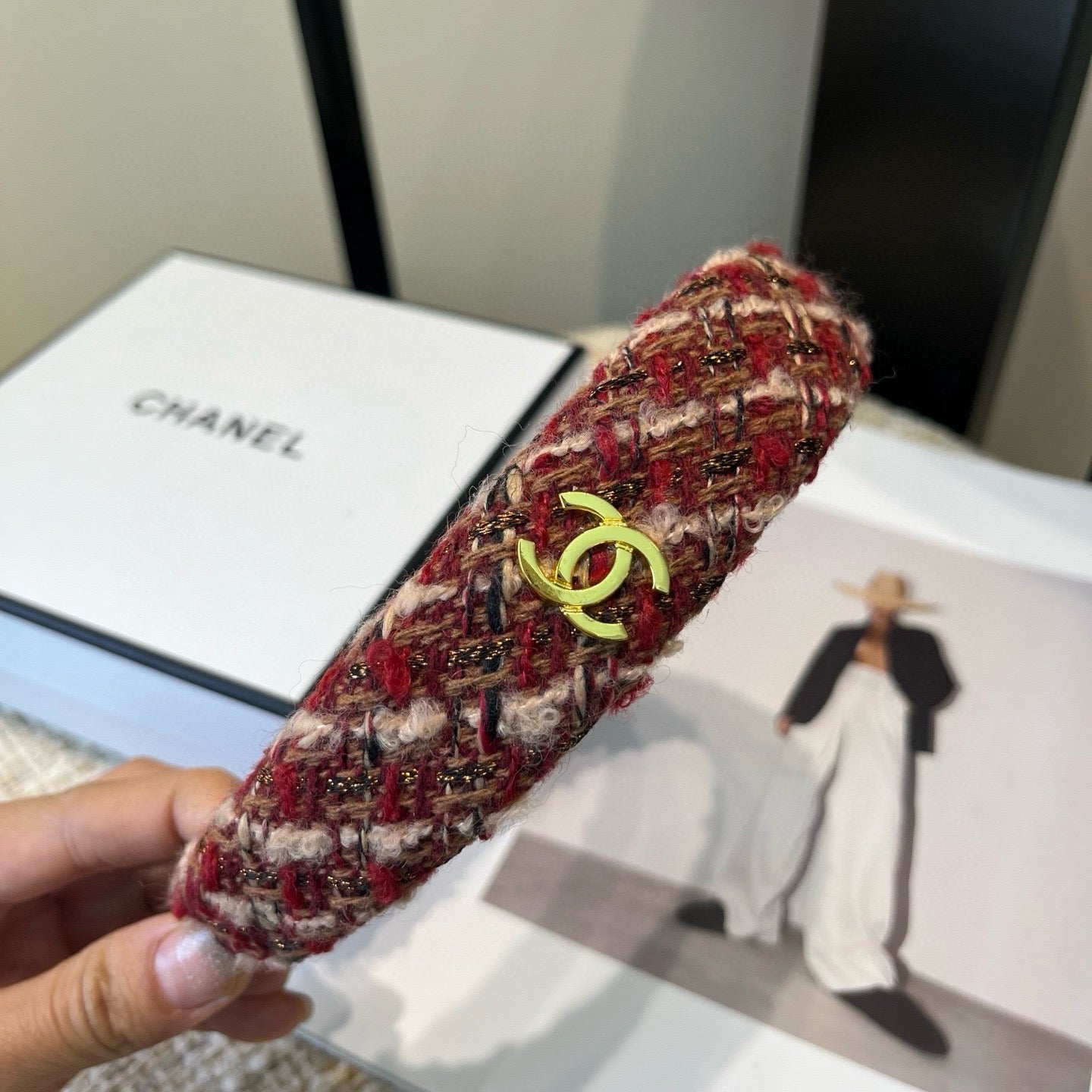 CHANEL 26S HEADBAND IN BEIGE AND RED TWEED 505320