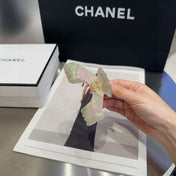 CHANEL 26S CLAW HAIR CLIP IN BEIGE ACRYLIC 512099
