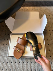 YSL 26S TWO-STRAP SANDALS IN BROWN LAMBSKIN