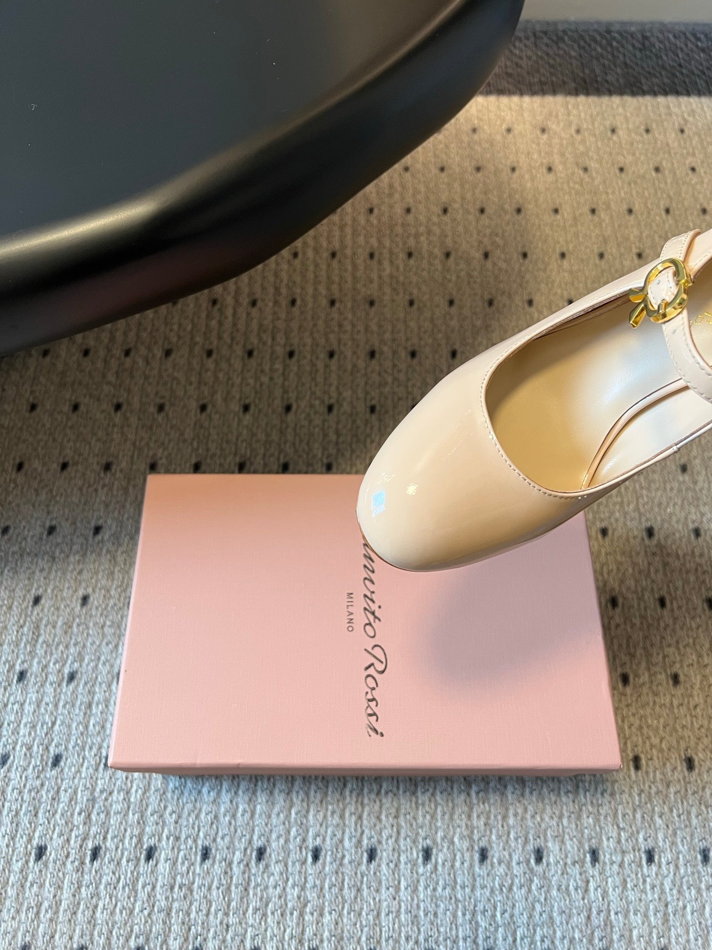 GIANVITO ROSSI 26S MARY JANE HEELS 85 MM IN BEIGE PATENT CALFSKIN