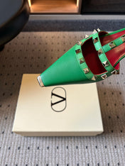 VALENTINO 26S ROCKSTUD HIGH HEELS 40 MM IN GREEN CALFSKIN