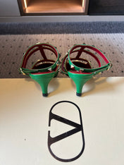 VALENTINO 26S ROCKSTUD HIGH HEELS 40 MM IN GREEN CALFSKIN
