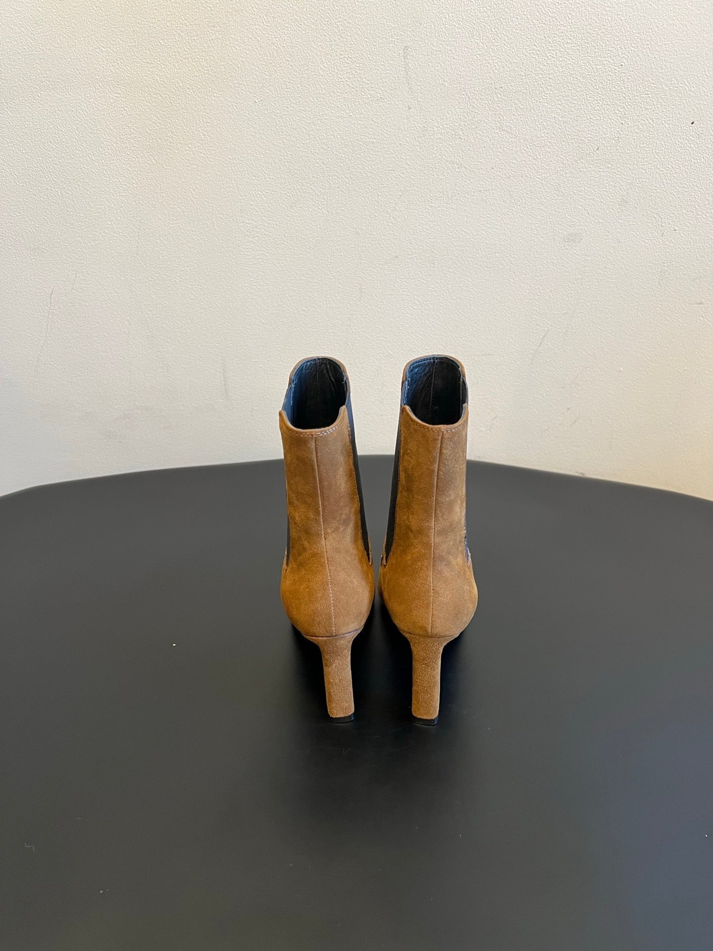 YSL 26S CHELSEA ANKLE BOOTS 100 MM IN TAN SUEDE