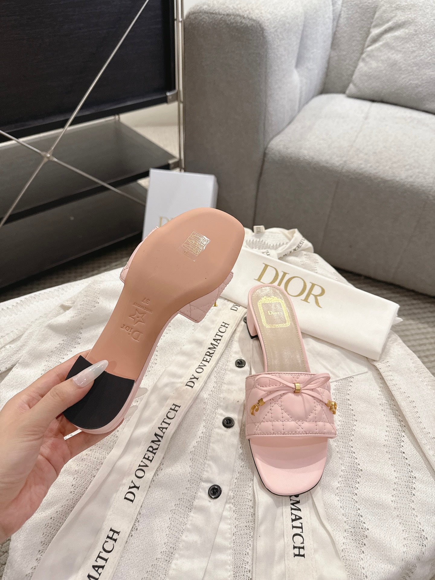DIOR 26S HEELED MULES 45 MM IN LIGHT PINK QUILTED CALFSKIN GOLD HARDWARE