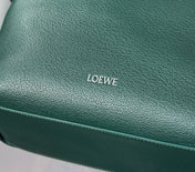 PEBBLE HOBO 40 IN GREEN FOREST SUPPLE GRAINED CALFSKIN