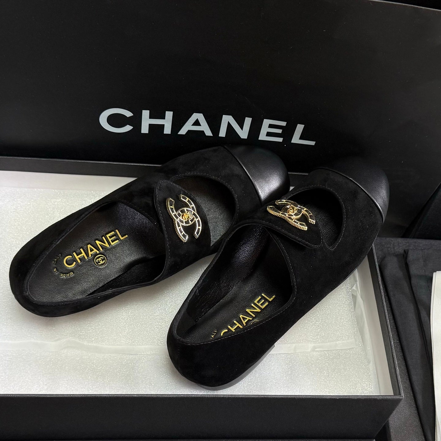 CHANEL 26S MARY JANE FLATS IN BLACK SUEDE AND CALFSKIN