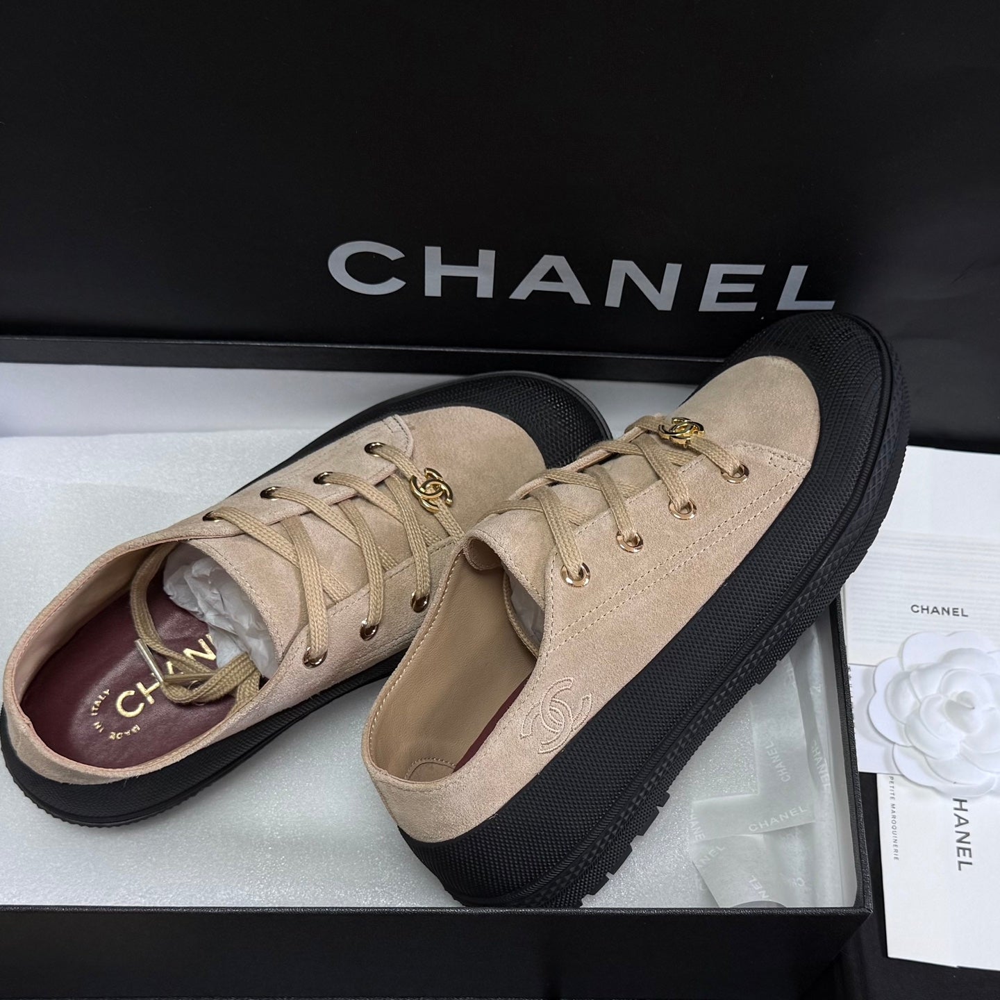 CHANEL 26S LOW TOP SNEAKERS IN BEIGE SUEDE