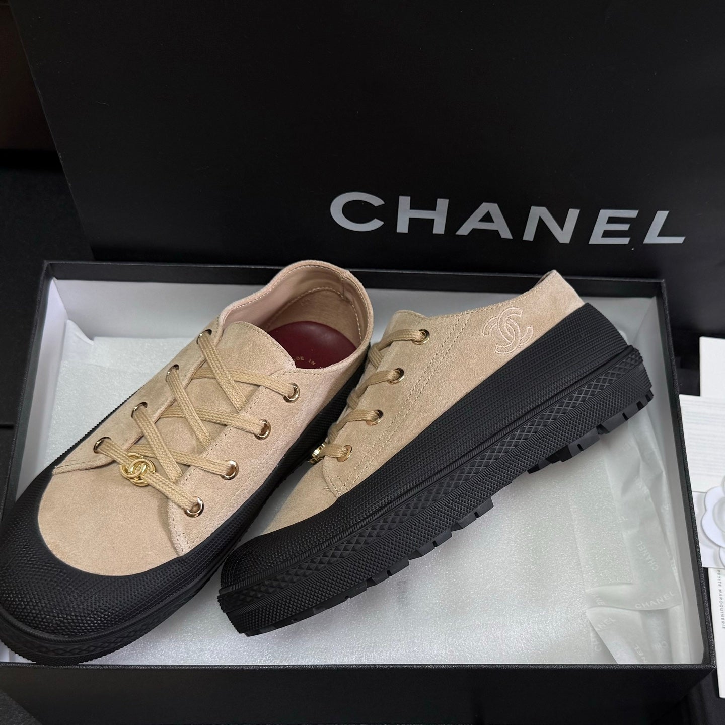 CHANEL 26S LOW TOP SNEAKERS IN BEIGE SUEDE