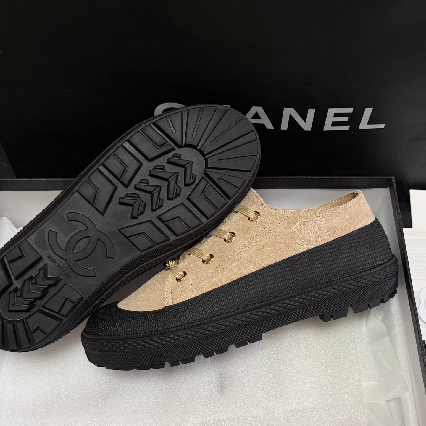 CHANEL 26S LOW TOP SNEAKERS IN BEIGE SUEDE