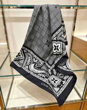 LV 26S SCARF 90 IN SILK 318387