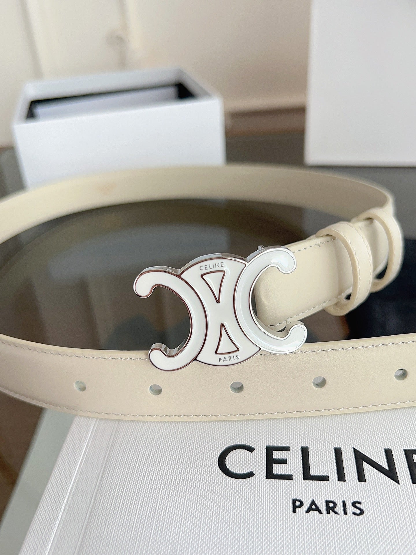 CELINE 26S BELT 25 MM IN CREAM WHITE CALFSKIN 669839