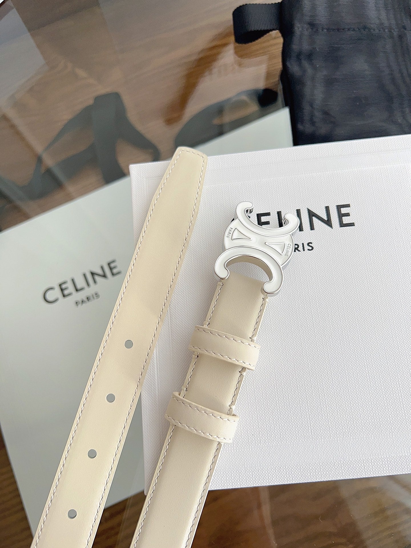 CELINE 26S BELT 25 MM IN CREAM WHITE CALFSKIN 669839