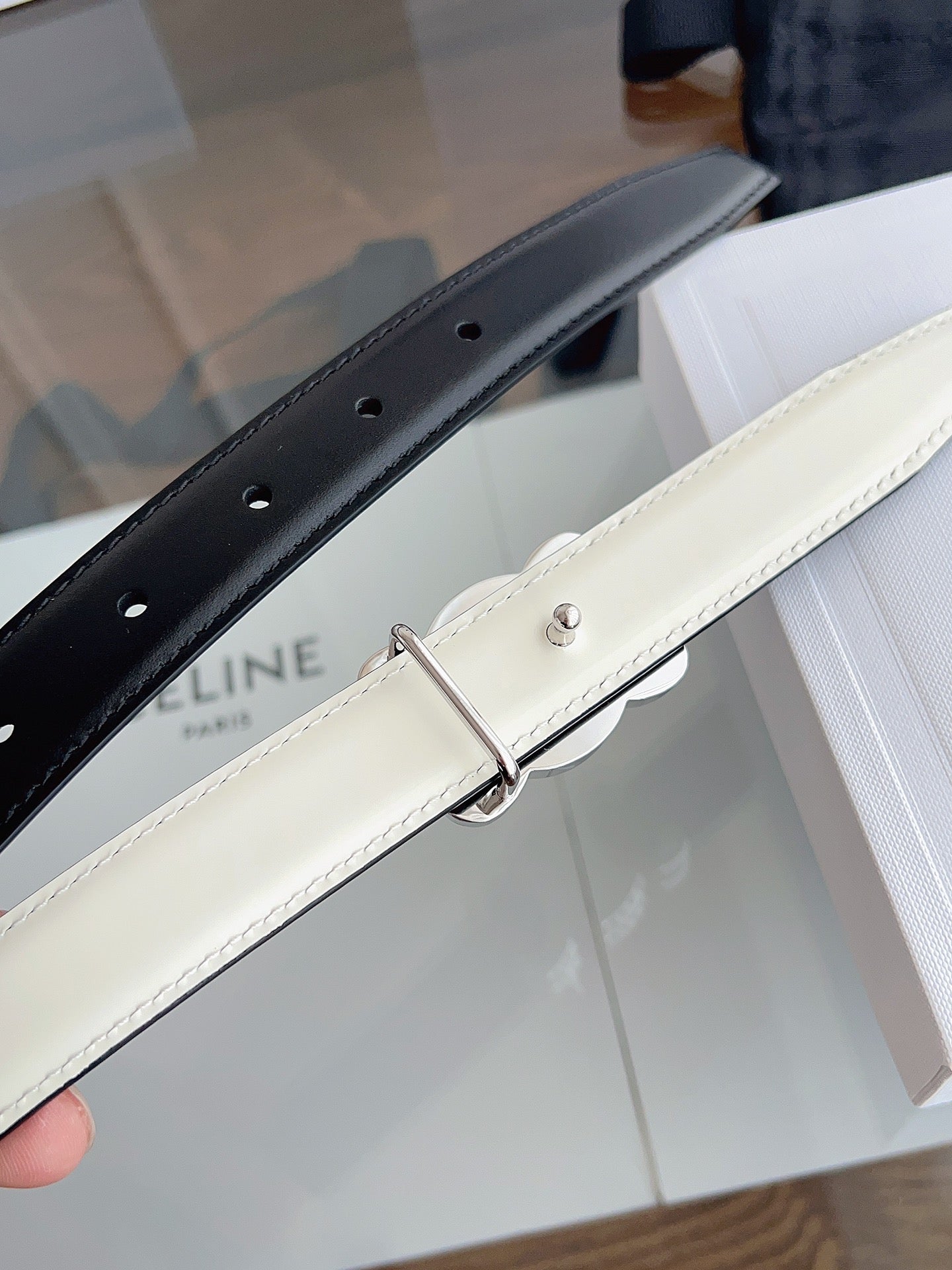 CELINE 26S REVERSIBLE BELT 25 MM IN BLACK AND WHITE CALFSKIN 669841
