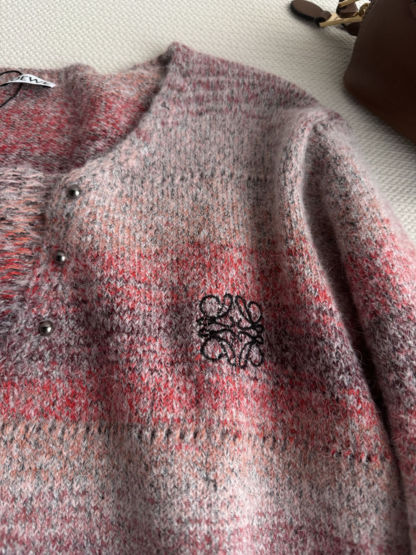 LOEWE 26S V-NECK KNIT SWEATER 629