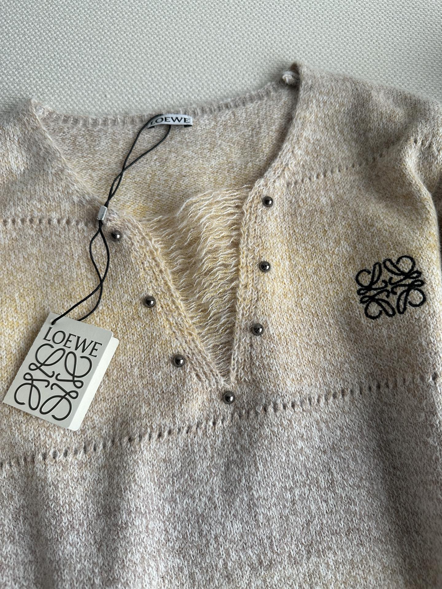 LOEWE 26S V-NECK KNIT SWEATER 628