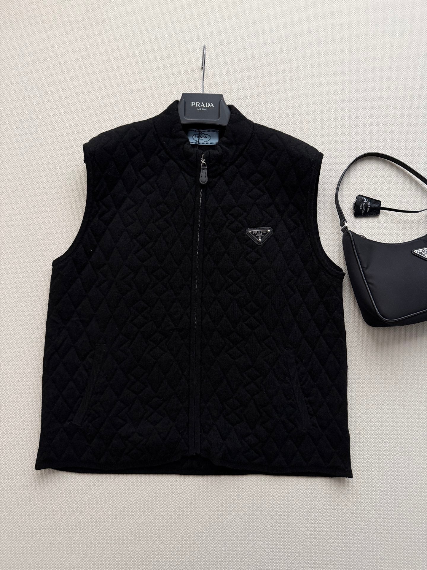 PRADA 26S QUILTED ZIP-UP VEST 1202