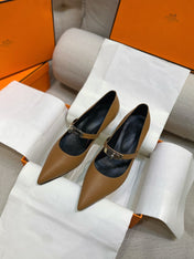HM 26S MARY JANE POINTED TOE HEELS 40MM IN BROWN CALFSKIN KELLY BUCKLE