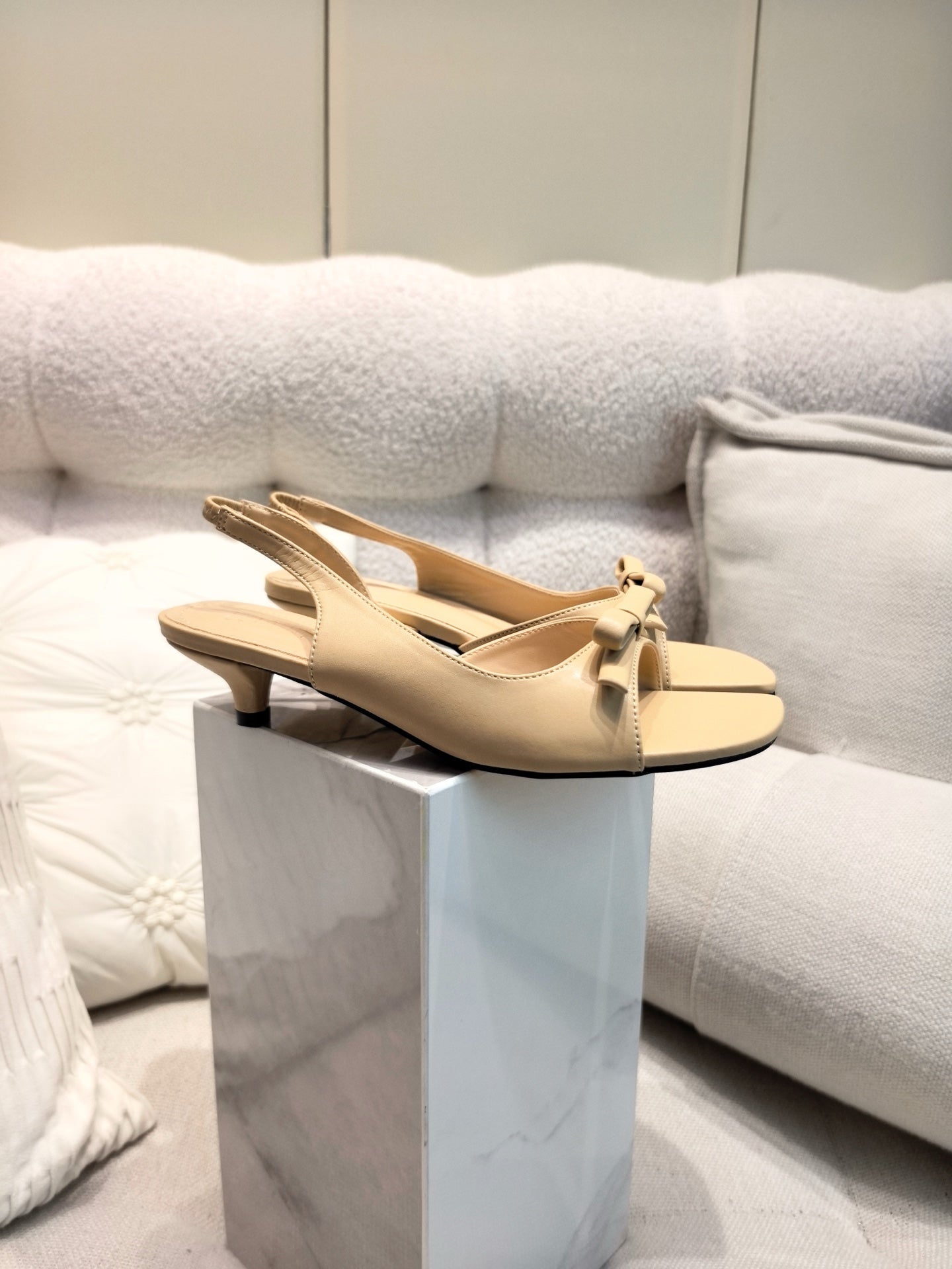 DIOR 26S BOW HEELED SLINGBACK SANDAL 45MM IN DARK BEIGE CALFSKIN