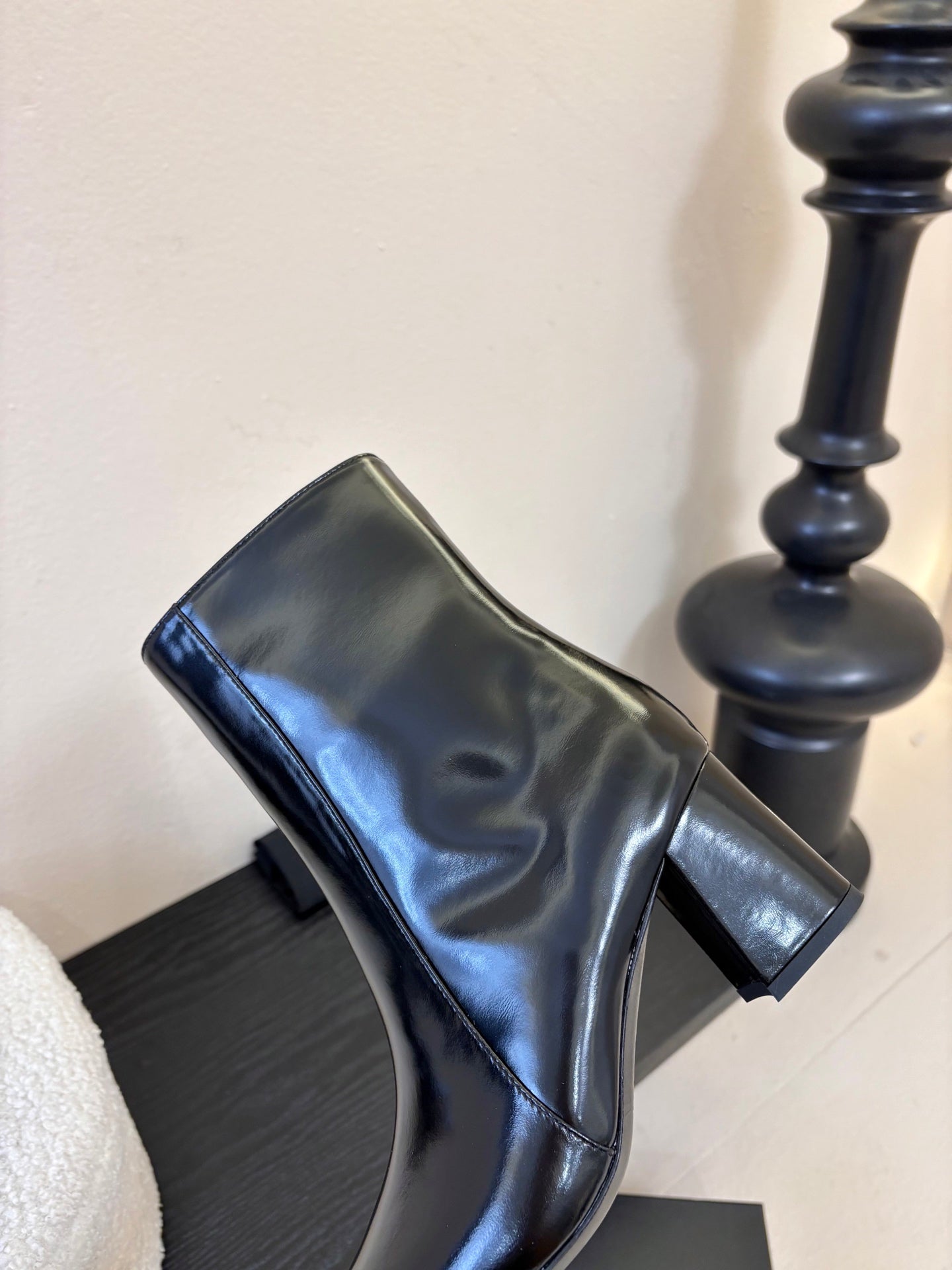YSL 26S HEELED ANKLE BOOTS IN BLACK SHINY CALFSKIN