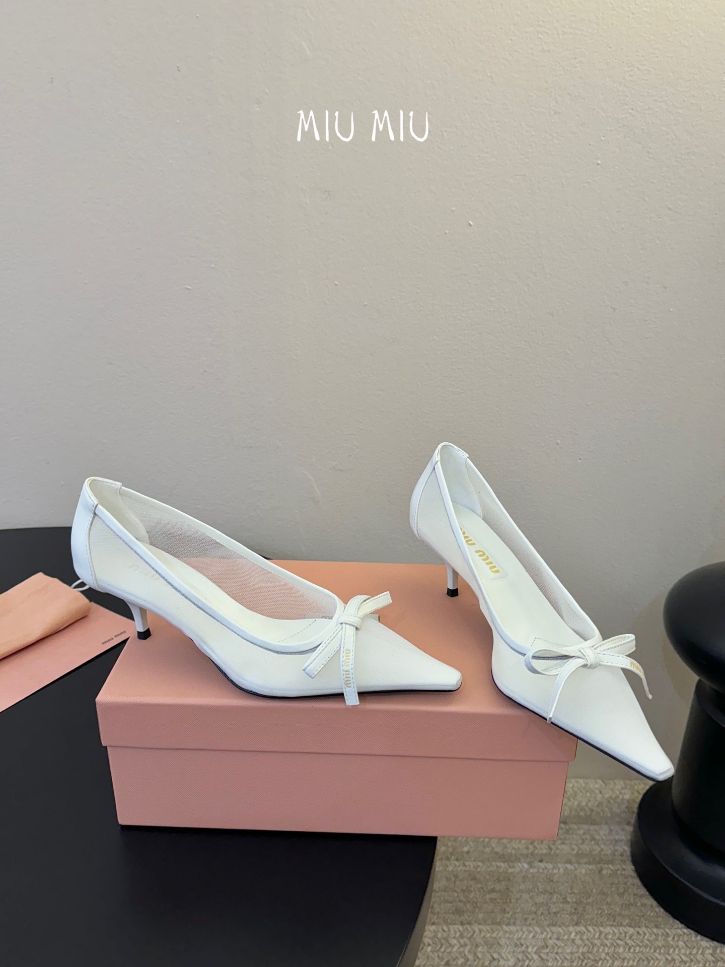 MIUMIU 26S HIGH-HEEL IN WHITE MESH AND LAMBSKIN WITH BOW