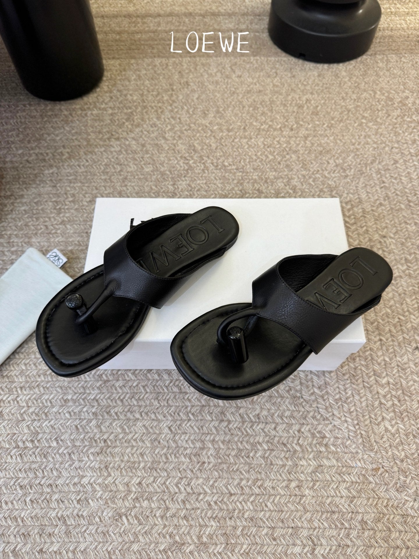 LOEWE 26S TOGGLE FLAT SANDAL IN BLACK CALFSKIN