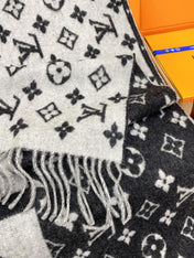 MONOGRAM SCARF 210 CM IN BLACK MIX WHITE CASHMERE 398283