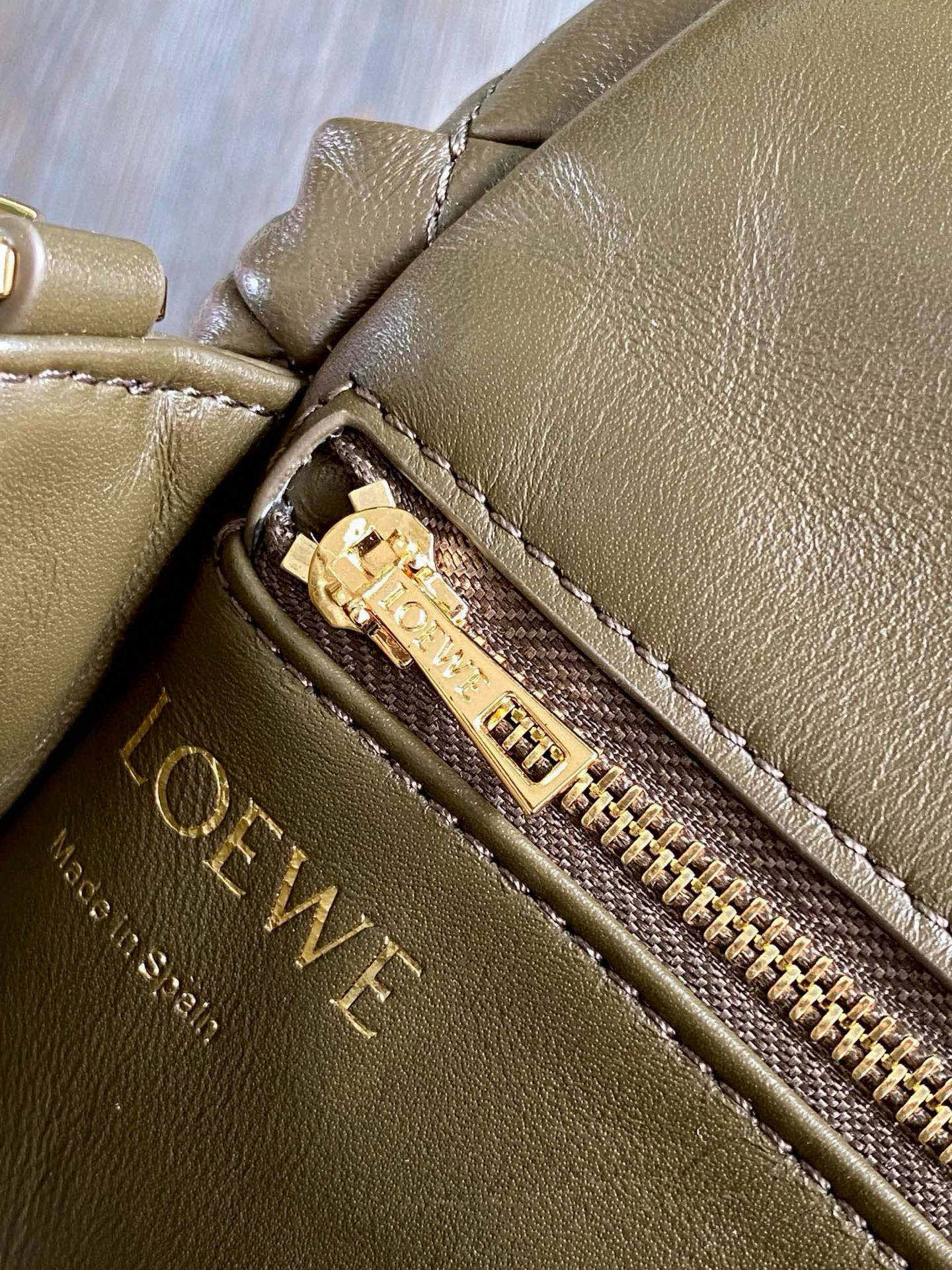 LOEWE 25S PUFFER GOYA BAG 20 IN KHAKI GREEN NAPPA LAMBSKIN