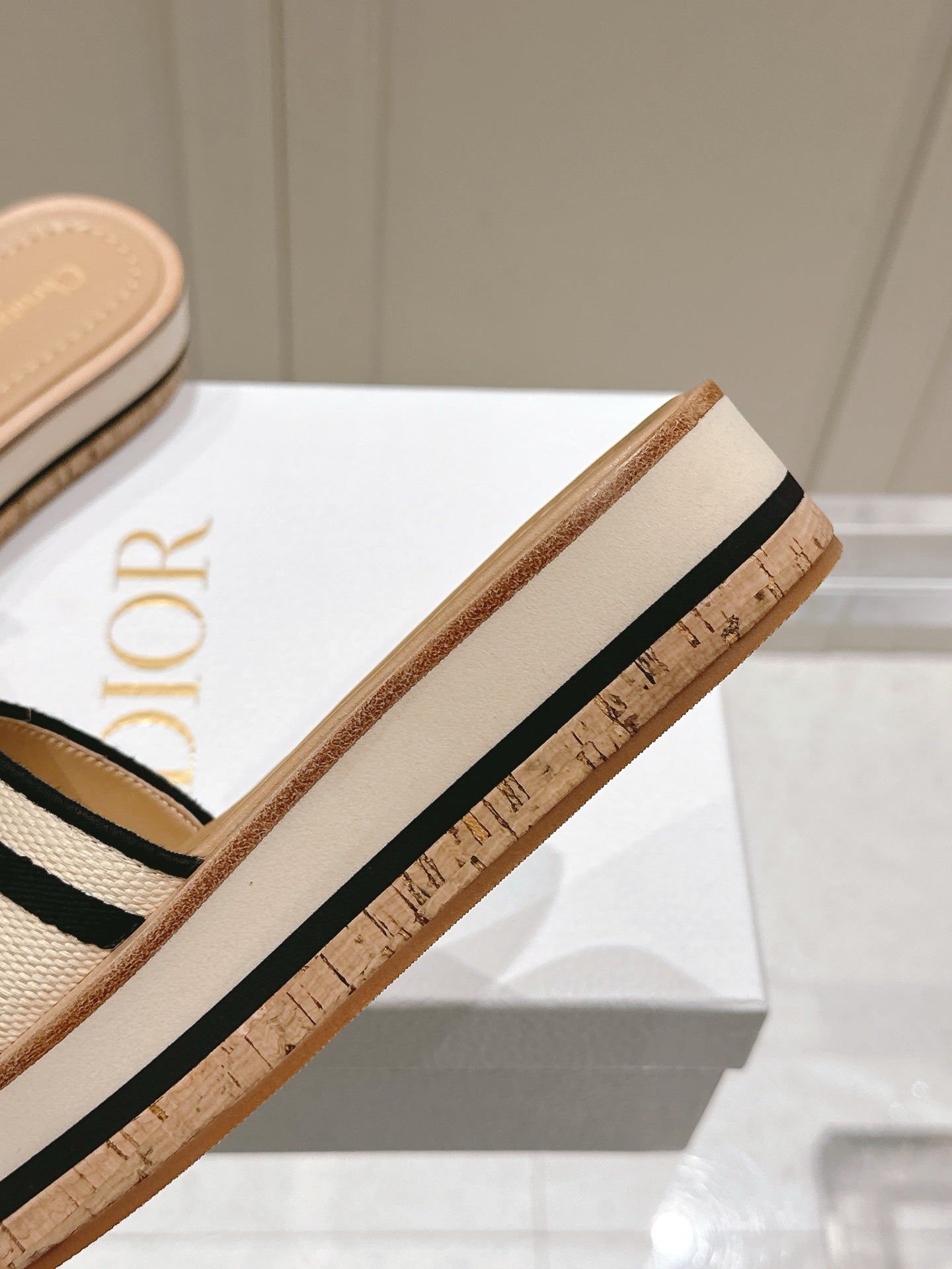 DWAY WEDGE SLIDES 45MM IN BEIGE AND BLACK FABRIC RAFFIA SOLE