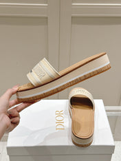 DWAY WEDGE SLIDES 45MM IN BEIGE FABRIC RAFFIA SOLE