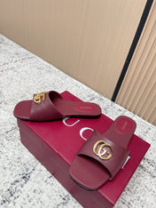 GUCCI 26S SLIDE SANDAL IN DARK RED CALFSKIN WITH GOLD HARDWARE