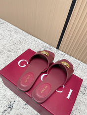 GUCCI 26S SLIDE SANDAL IN DARK RED CALFSKIN WITH GOLD HARDWARE