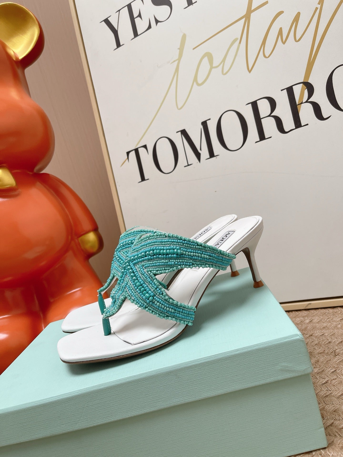 AQUAZZURA 26S STARFISH THONG HEELS IN WHITE & TURQUOISE LAMBSKIN