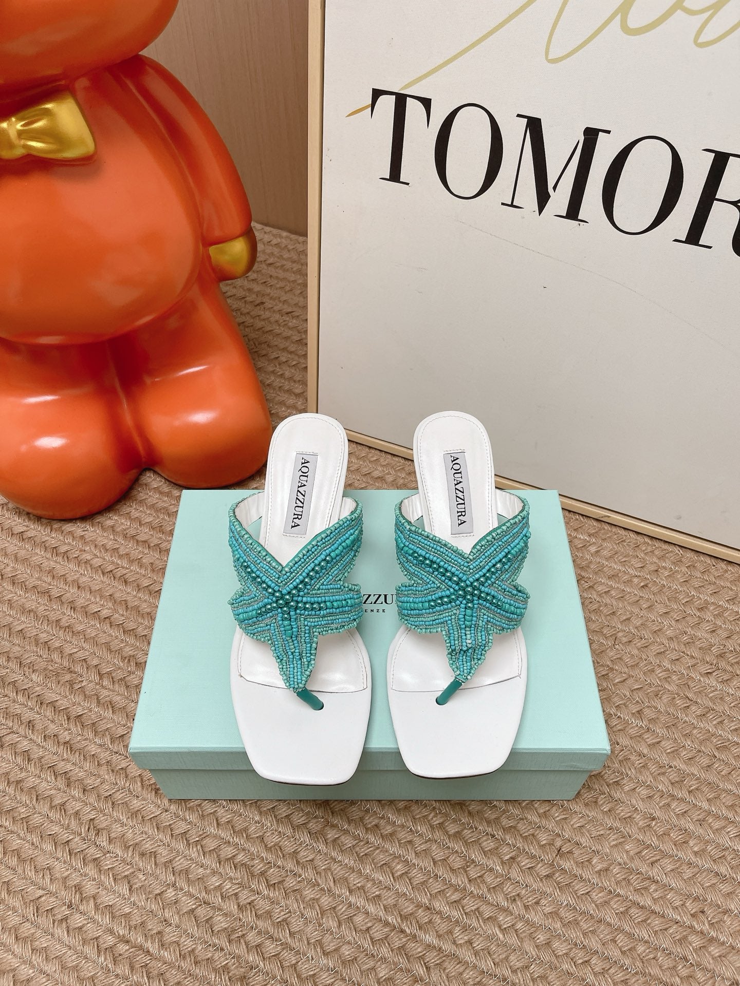 AQUAZZURA 26S STARFISH THONG HEELS IN WHITE & TURQUOISE LAMBSKIN