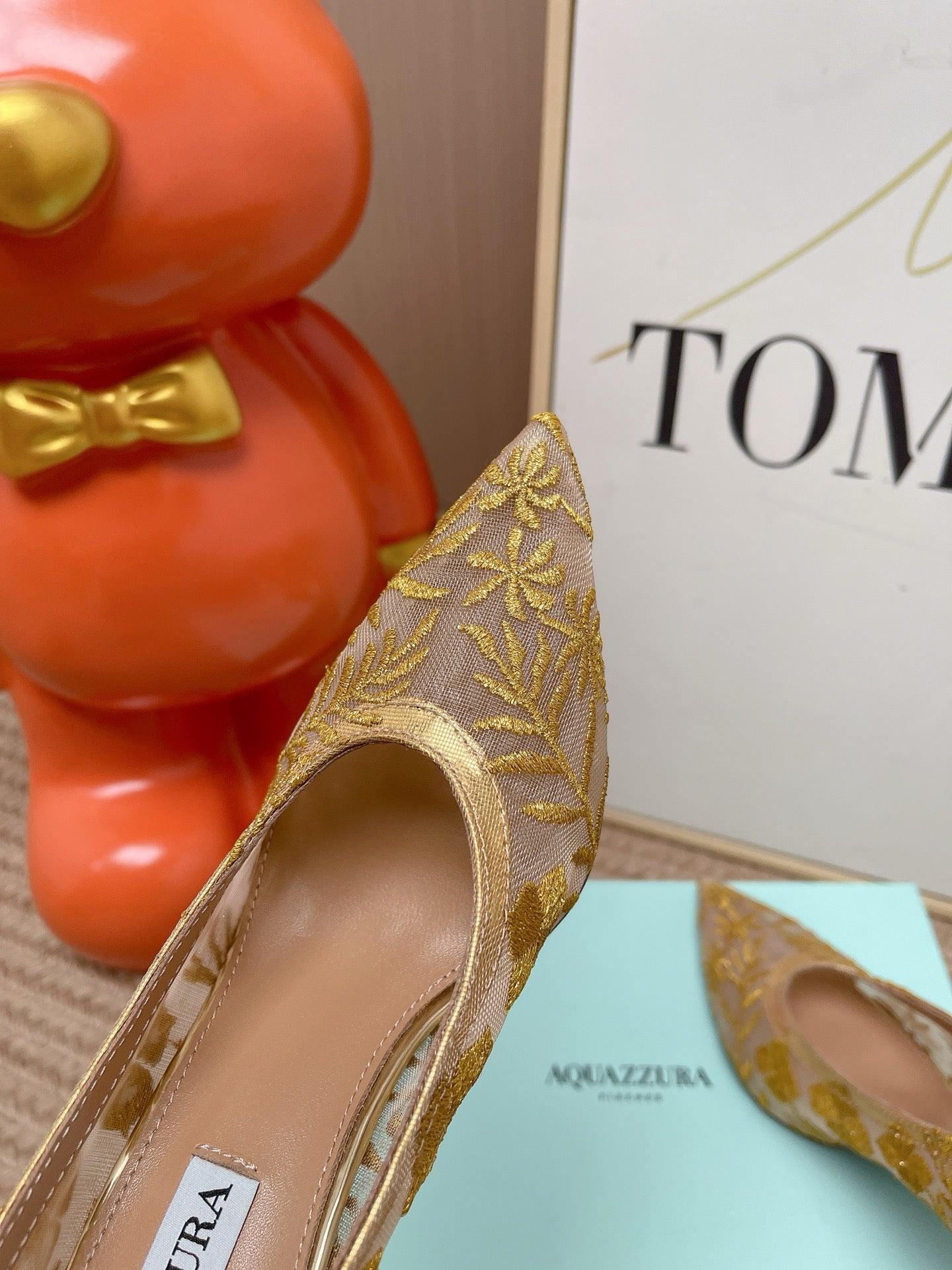 AQUAZZURA 26S HIGH HEELS IN GOLD AND BEIGE FLORAL EMBROIDERED MESH