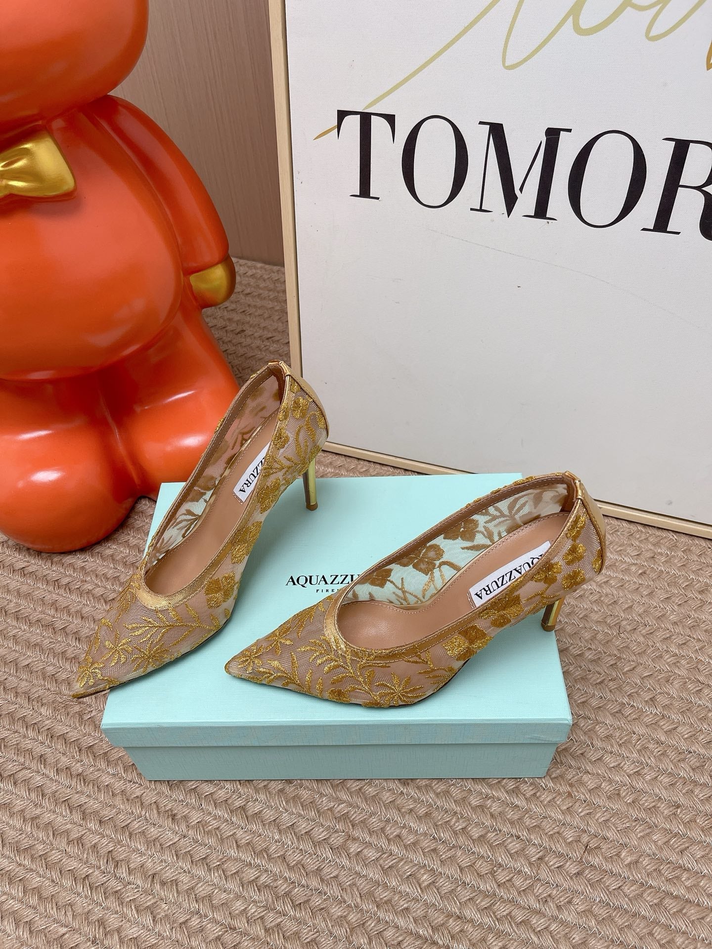 AQUAZZURA 26S HIGH HEELS IN GOLD AND BEIGE FLORAL EMBROIDERED MESH