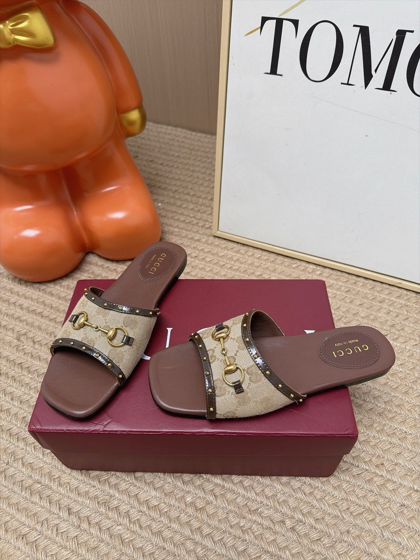 GUCCI 26S SLIDE SANDAL IN BEIGE CANVAS AND BROWN LEATHER