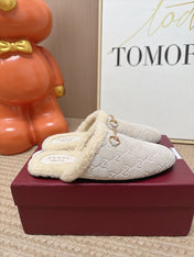 GUCCI 26S SHEARLING-LINED MULES IN OFF WHITE SUEDE
