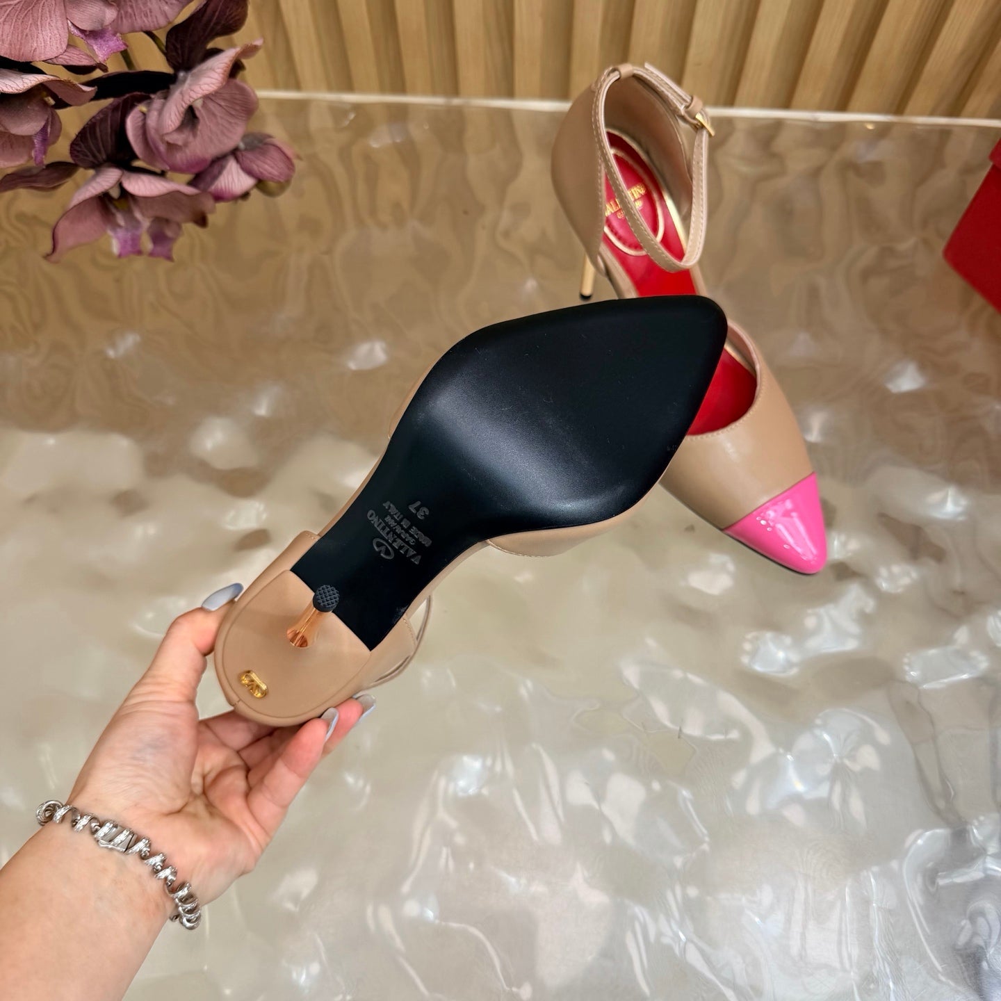 VALENTINO 26S ANKLE-STRA PUMPS 100 MM IN BEIGE AND PINK CALFSKIN