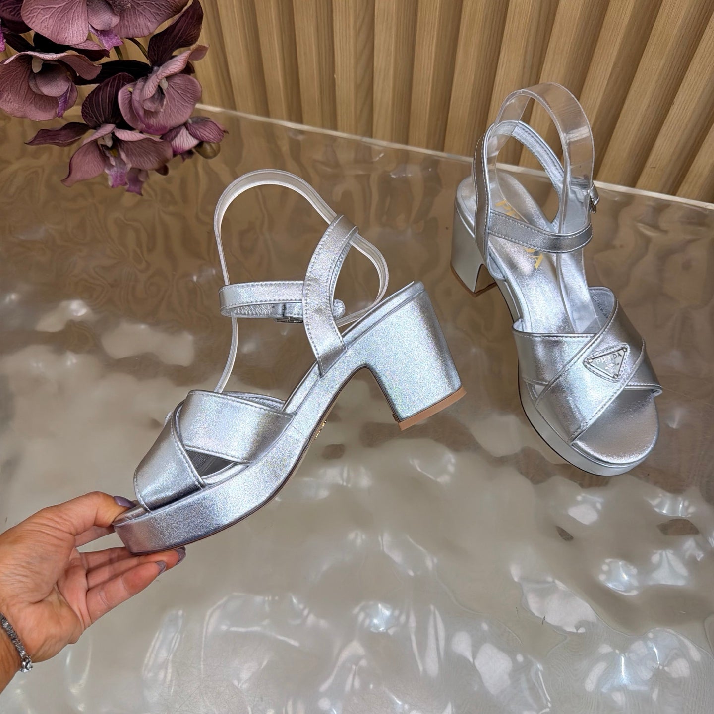 PRADA 26S BLOCK HEEL SANDALS 75 MM IN SILVER CALFSKIN