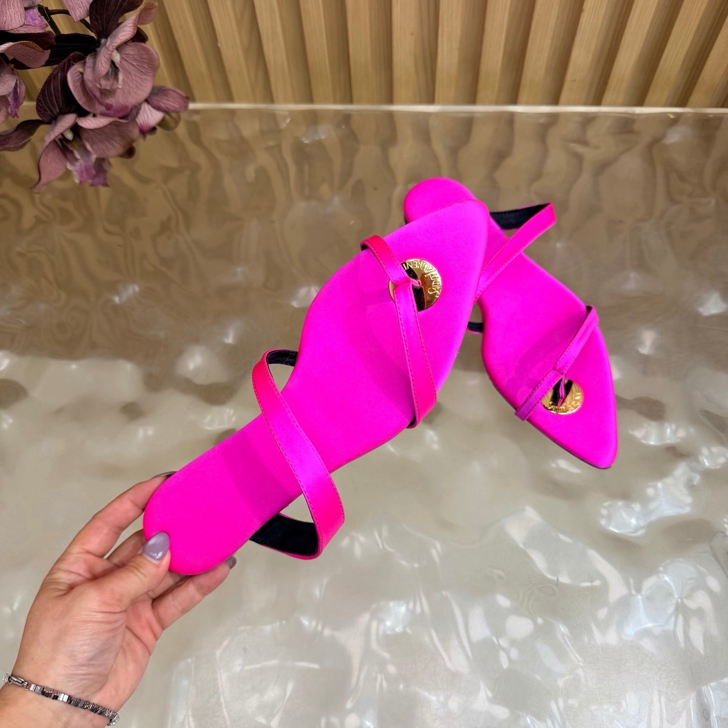 YSL 26S THONG SANDALS IN PINK FABRIC