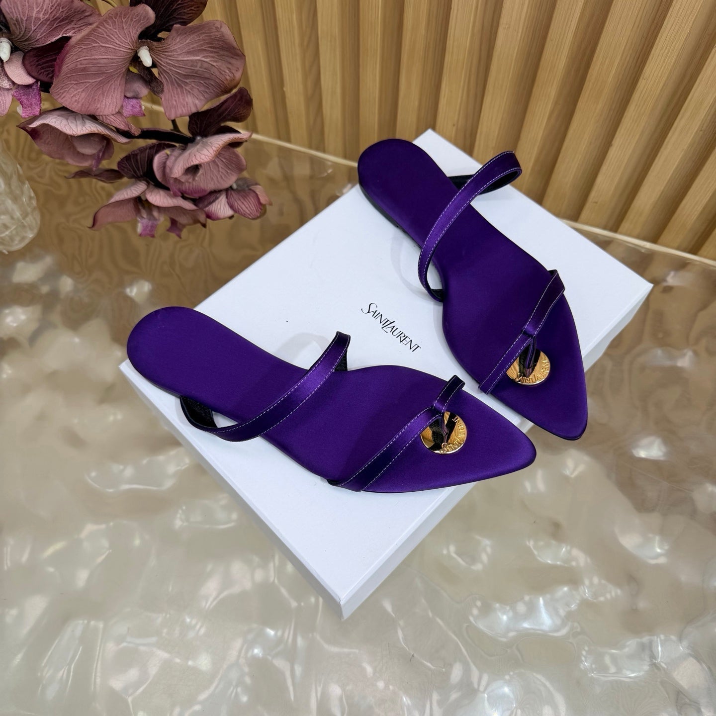 YSL 26S THONG SANDALS IN PURPLE FABRIC