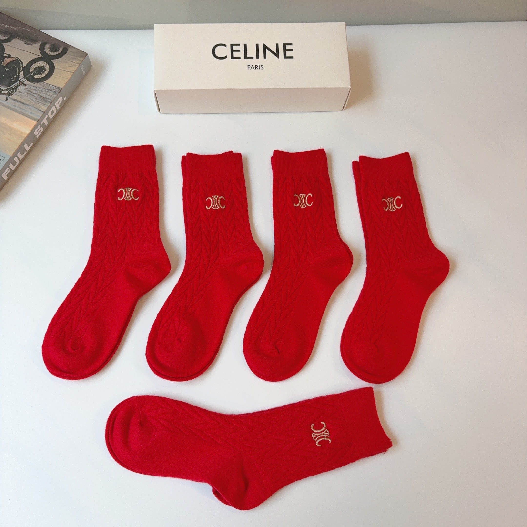 CELINE 26S CREW SOCKS 157932 (1 BOX)