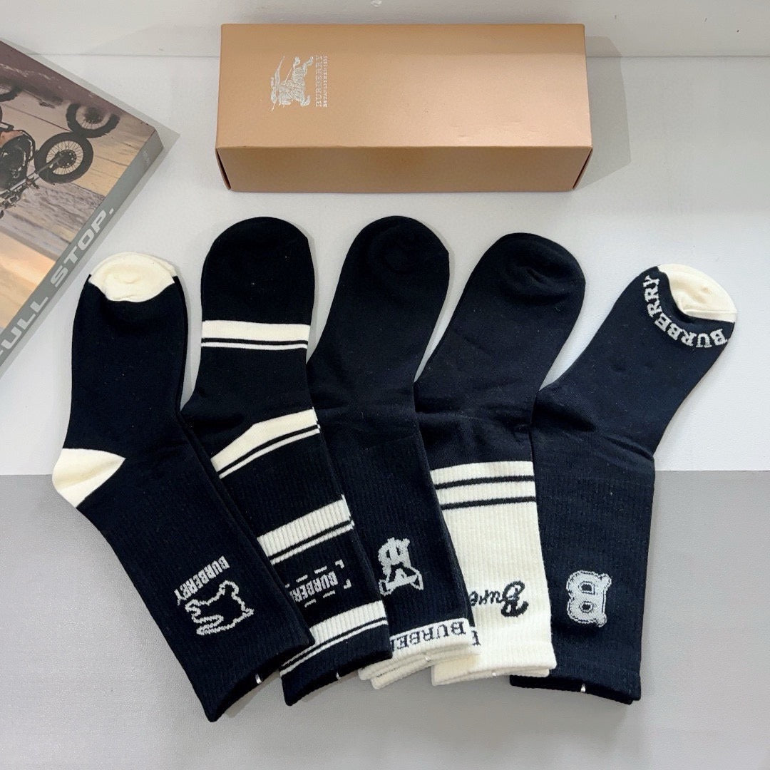 BURBERRY 26S CREW SOCKS 419288 (1 BOX)