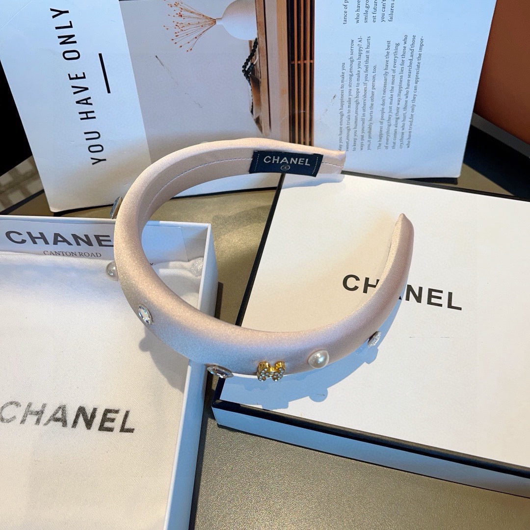 CHANEL 26S HEADBAND IN LIGHT PINK FABRIC 505240