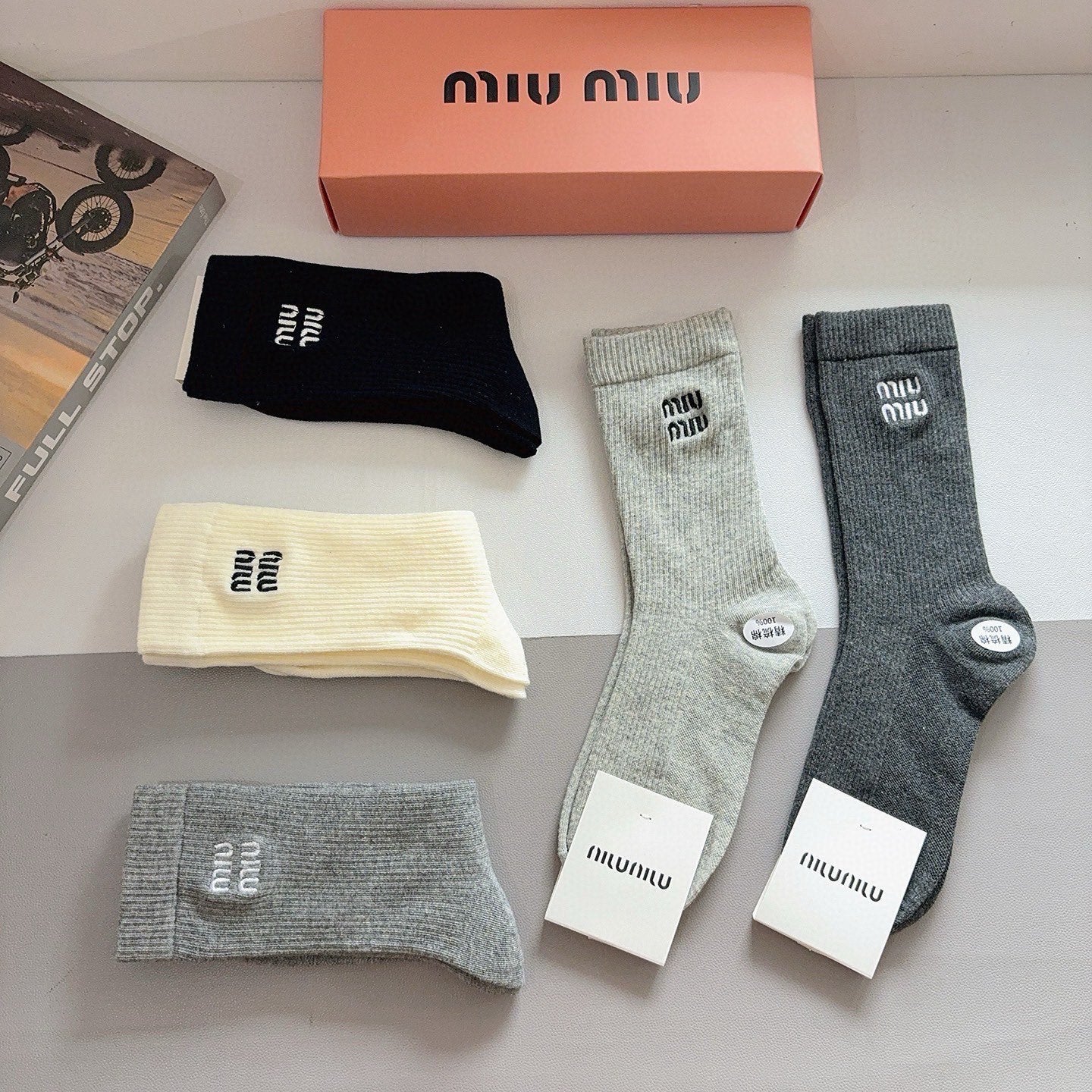 MIUMIU 26S CREW SOCKS 407141 (1 BOX)