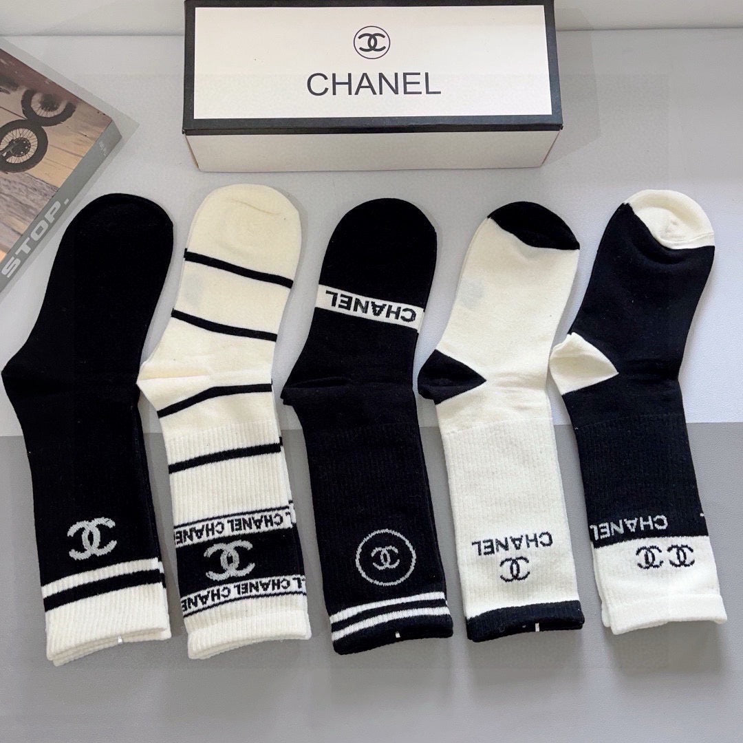 CHANEL 26S CREW SOCKS 408685 (1 BOX)