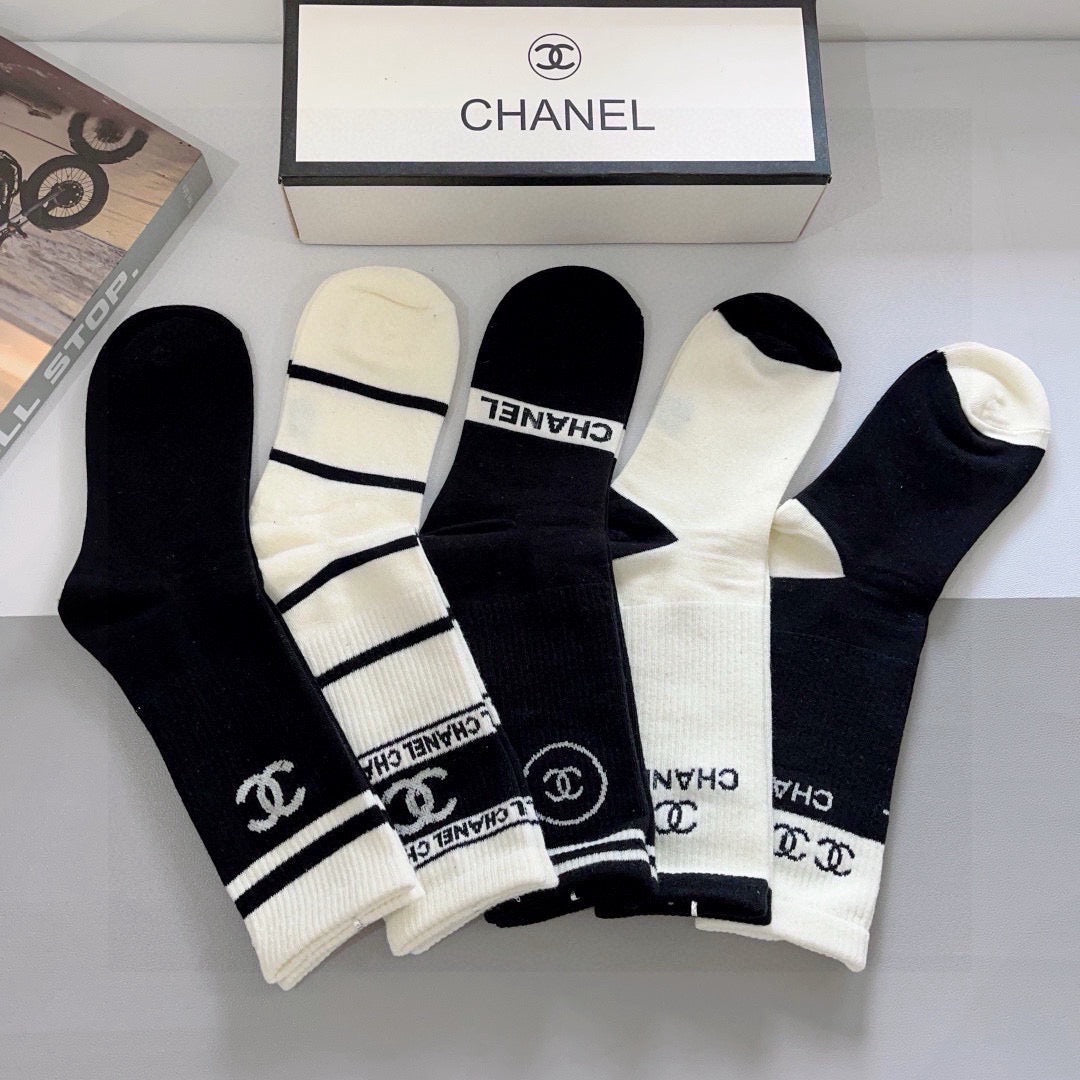 CHANEL 26S CREW SOCKS 408685 (1 BOX)
